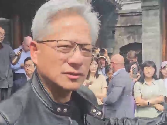海顺优配 黄仁勋点赞中国供应链：极其复杂漫长 技术水平领先